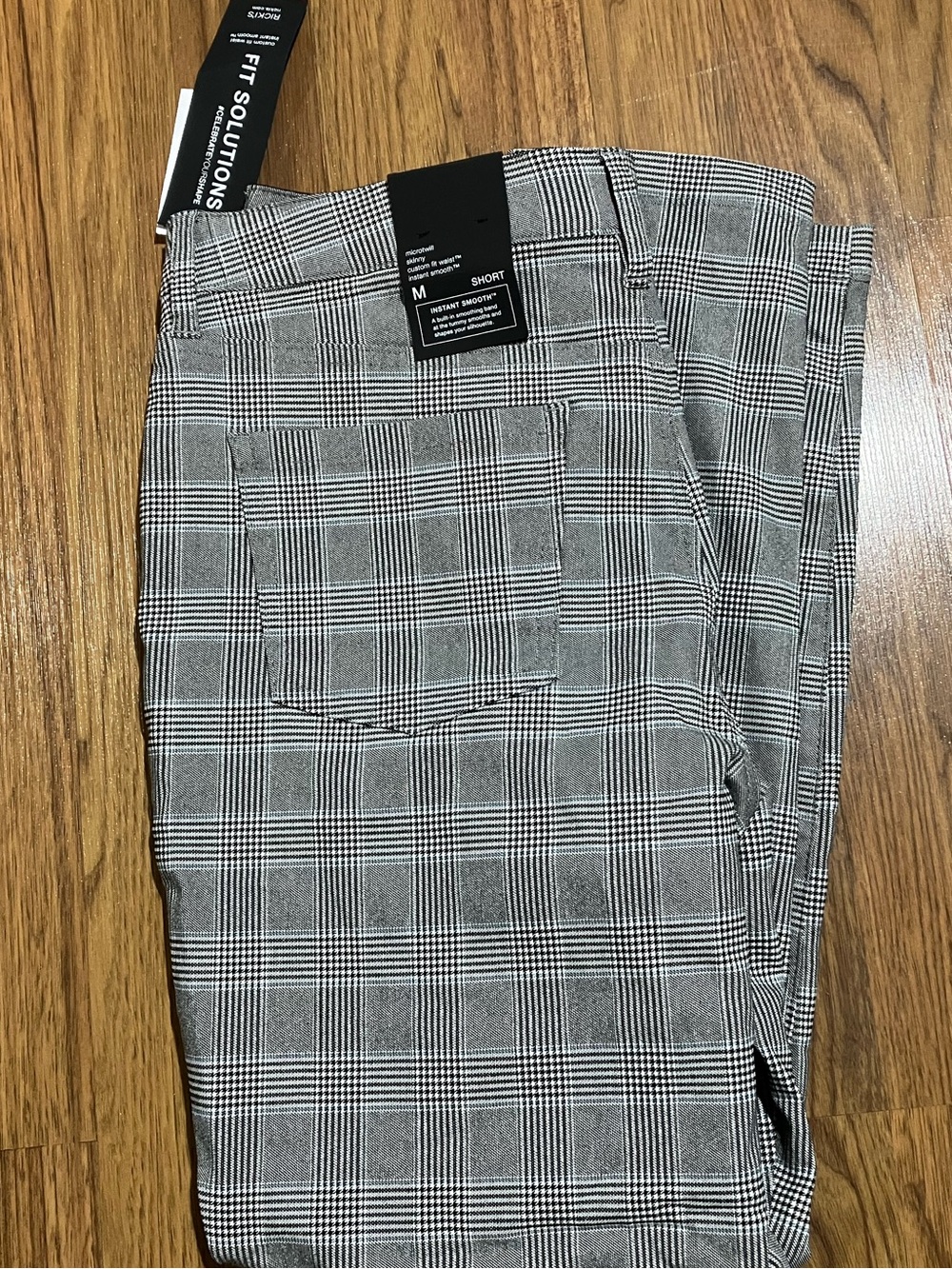 Women’s dress pants - size medium. Brand new with tags - Picture 8 of 8